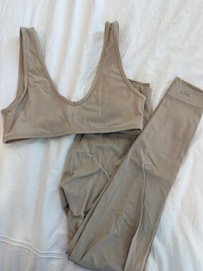 Set Active Sportbody Beige/Nude Workout Set Sports Bra with Leggings